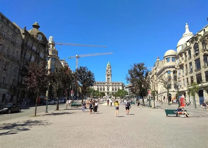 Stylish City-center Retreat