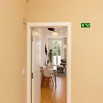 Stylish City-center Retreat * פורטו