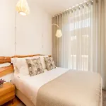 Stylish City-center Retreat דירה פורטו