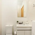 Stylish City-center Retreat * פורטו