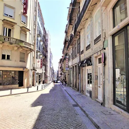 Daire Stylish City-center Retreat