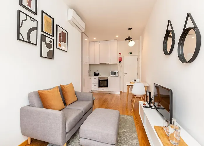 Daire Stylish City-center Retreat