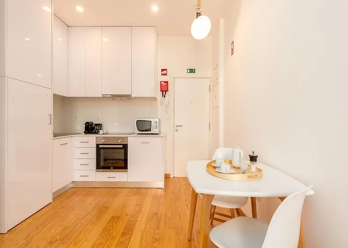 Stylish City-center Retreat Daire *