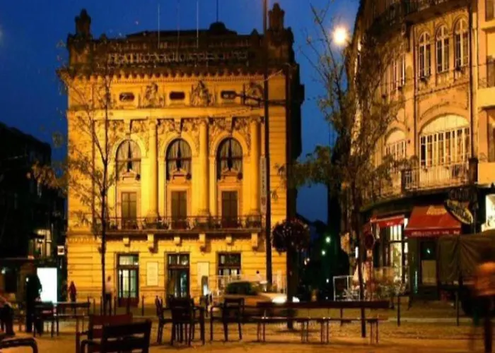 Stylish City-center Retreat *