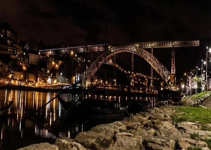 Stylish City-center Retreat Apartment