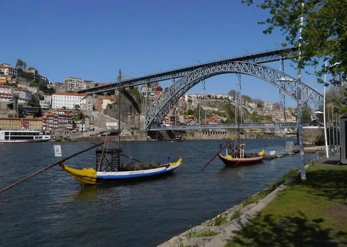 Daire Stylish City-center Retreat Porto