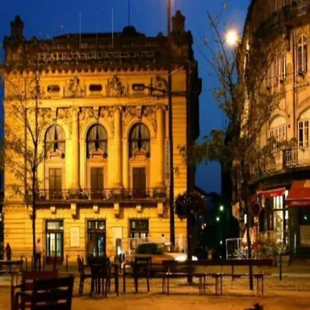 Stylish City-center Retreat *